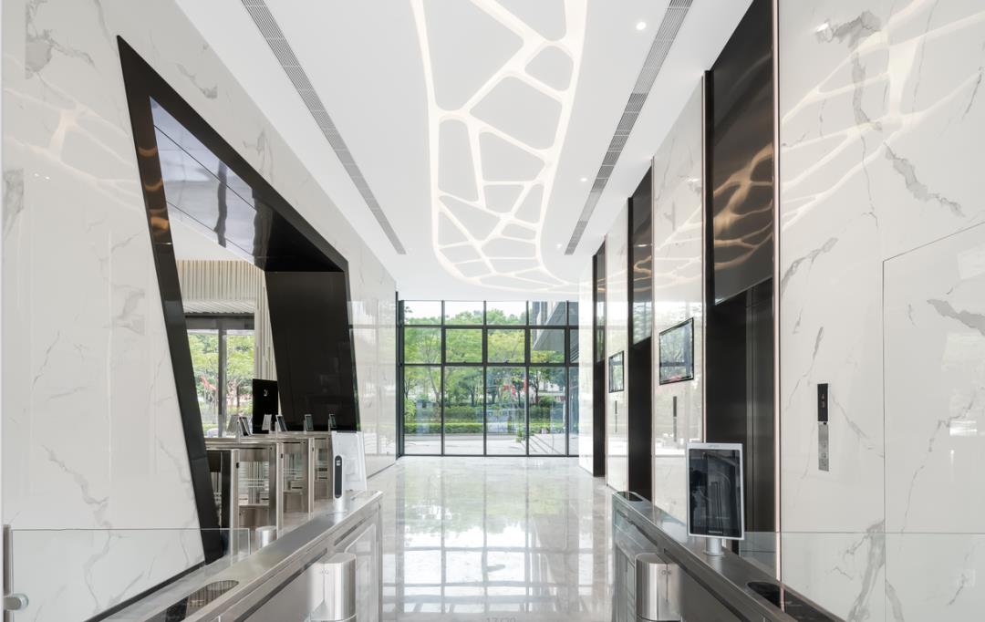 养了几年“吞金兽”?深圳写字楼房东之痛:月亏上万出租难!插图1 养了几年“吞金兽”?深圳写字楼房东之痛:月亏上万出租难!插图1